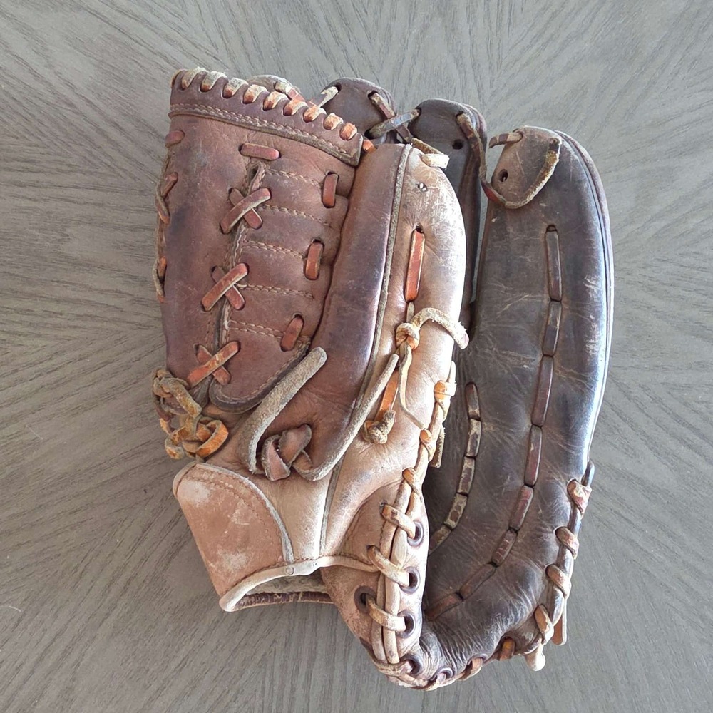 Vintage Wilson Custom Fit F-17 Flex Full Grain Cowhide Baseball Glove